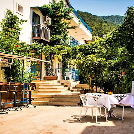Levent Otel 2*